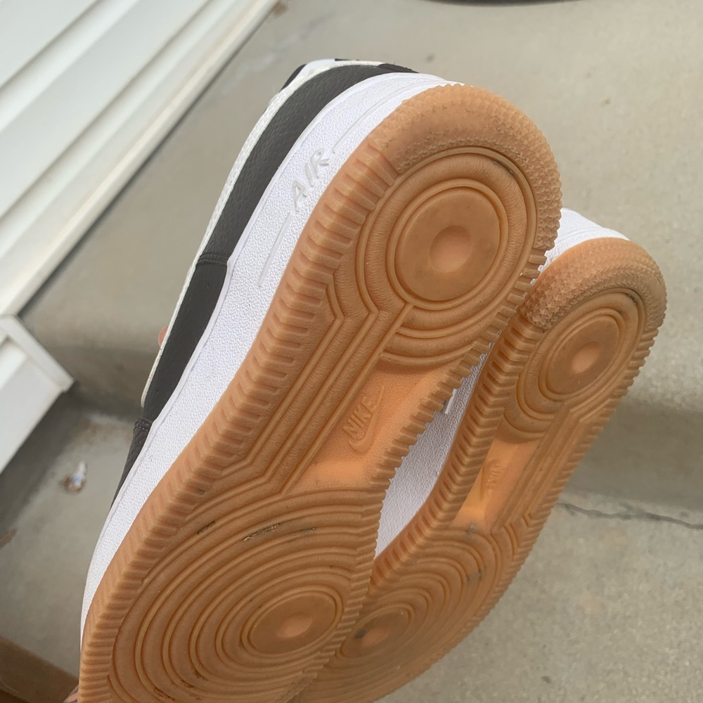 Nike Black and White Women's Shoes - Picture 7 of 7
